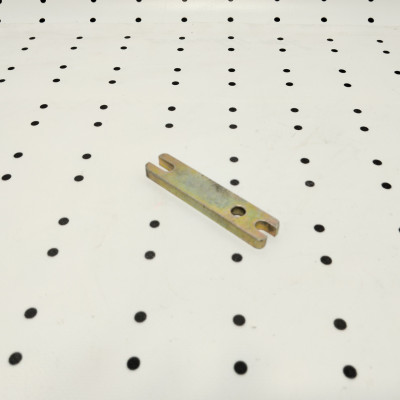 Поводок механизму перемикання передач МТЗ